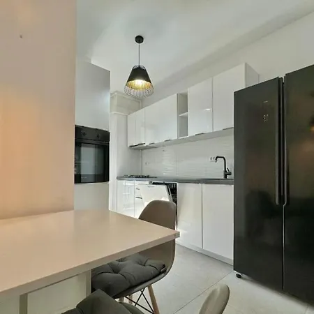 Heritage Retreat Elegant Fully Equipped Historic Center Lägenhet Bukarest